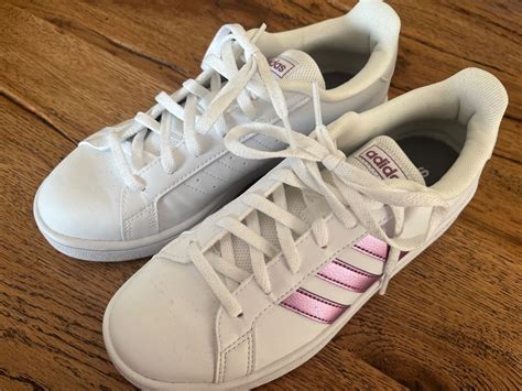 adidas schuhe mit pinken streifen|Pinke adidas Sneaker 2024 .